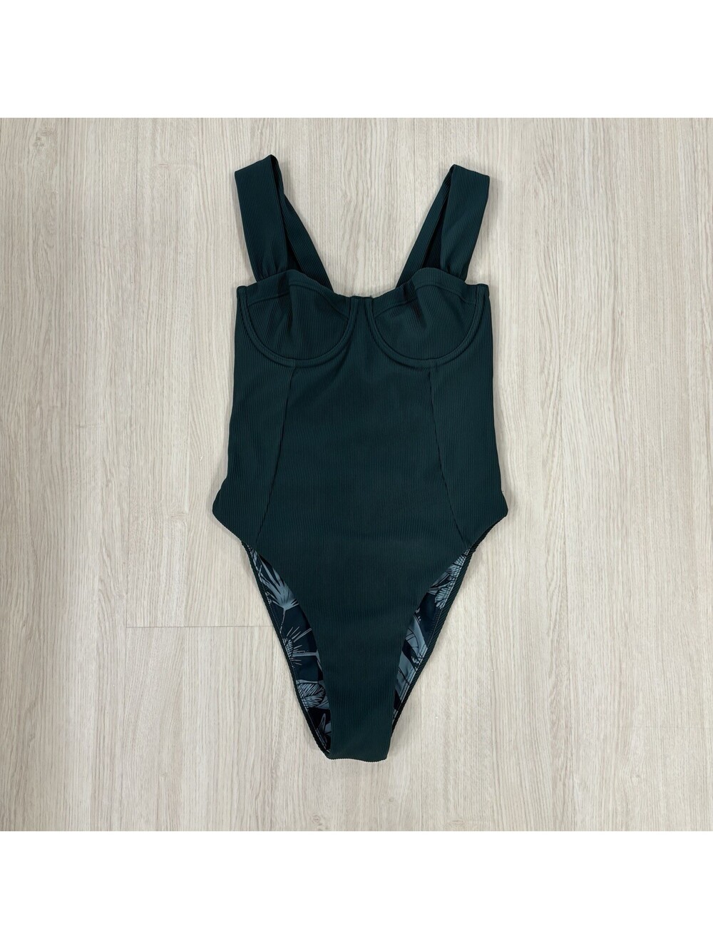 Popflex Boardwalk Bombshell Cheeky One Piece Green Ribbed Swimsuit Women’s XS